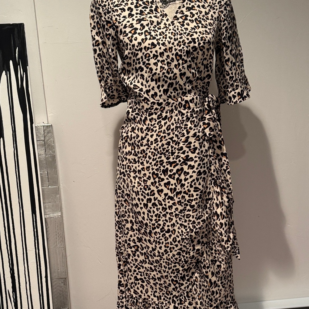Chic Animal Print Midi Dress